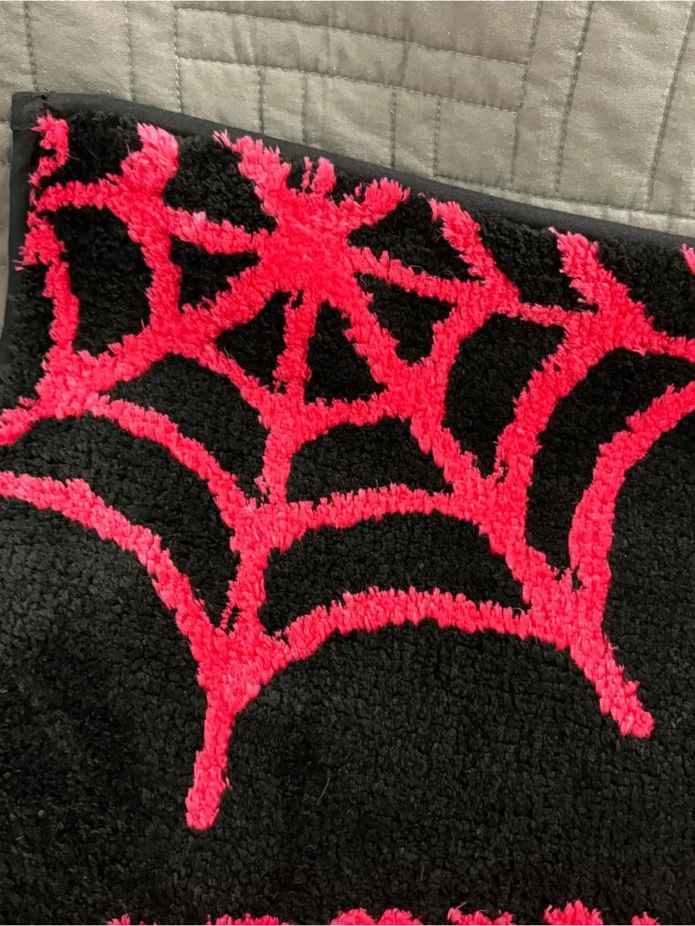 Betsey Johnson Halloween Candy Bath Mat Spider Accent Rug Pink & Black Spiderweb